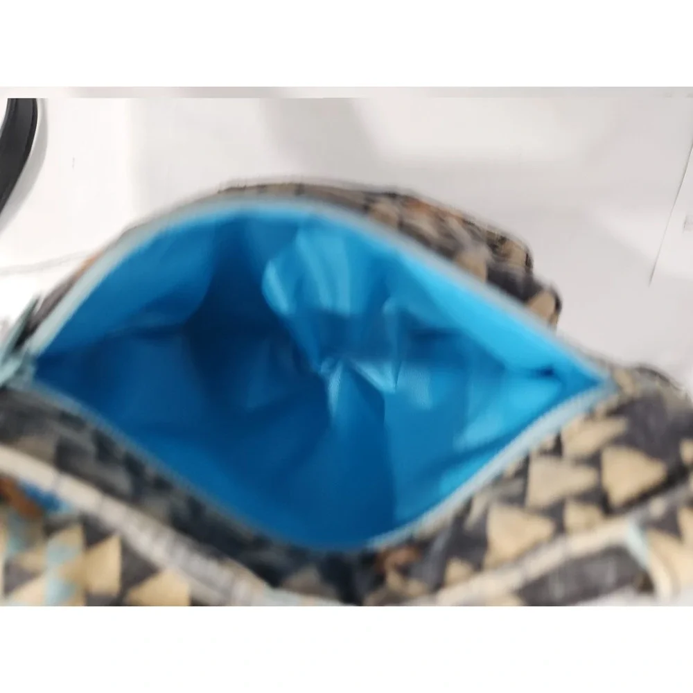 KAVU Crossbody Bag Geometric Pattern Adjustable Strap Zipper Accent Blue Lining